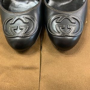 authentic gucci leather pumps